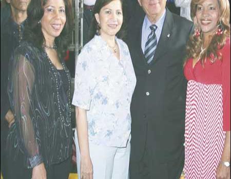 Fridays abrió sus puertas en Santiago