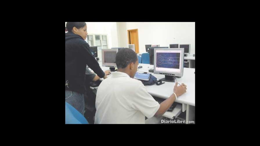 Tecnólogo dominicano saca mejor nota en redes