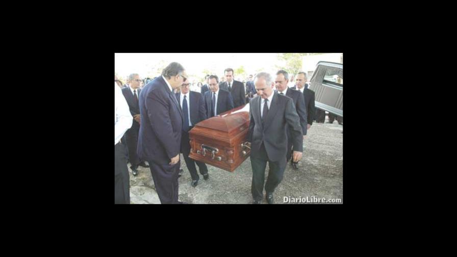 Sepultan restos de Luis García S. Miguel Sepultan restos de Luis García S. Miguel