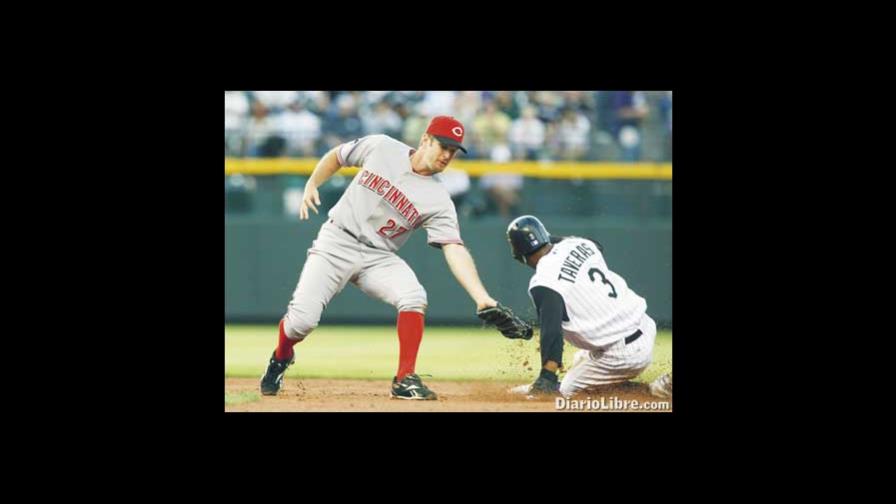 Willy Taveras se roba 3 y llega a 65