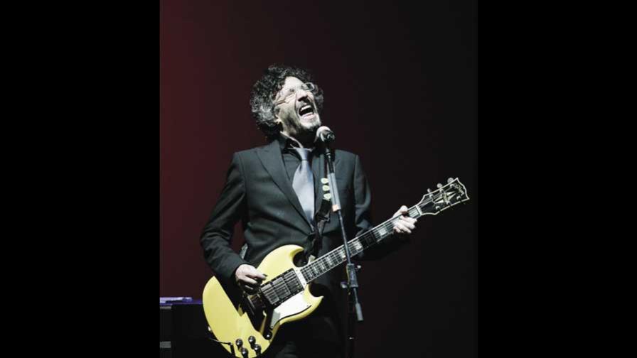 Fito, es decir, Rodolfo, Borges, Bukowsky y un piano