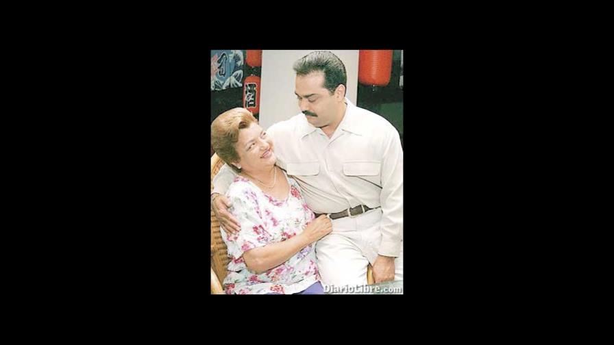 Falleció mamá de Gilberto Santa Rosa