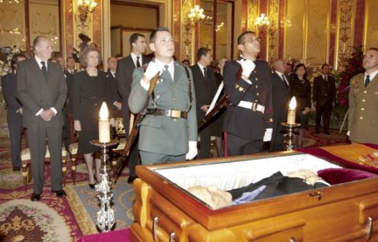 Reyes, autoridades del Estado y cientos de ciudadanos despiden a Calvo Sotelo