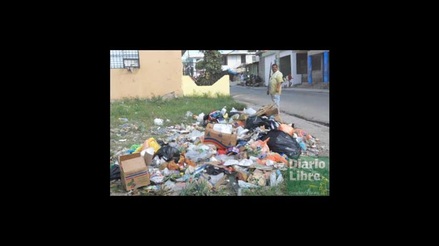 En los barrios de SDN hay una gran acumulación de basura