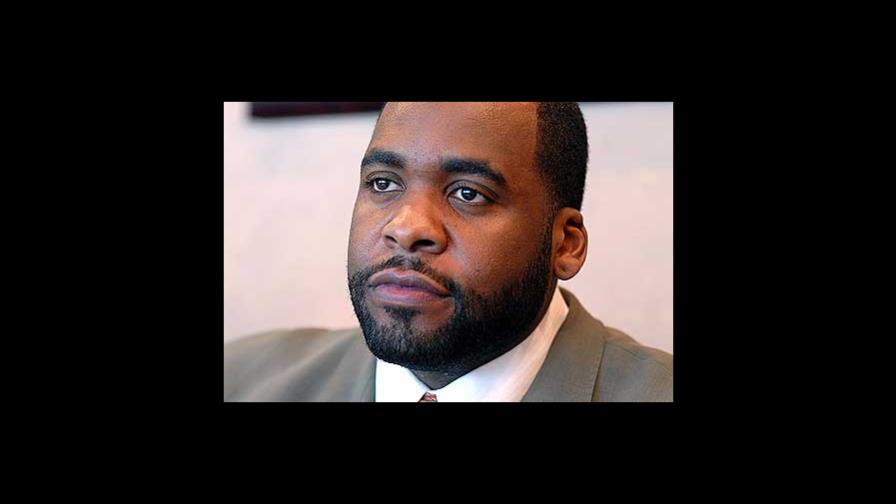 Alcalde Detroit se declara culpable en escándalo sexual