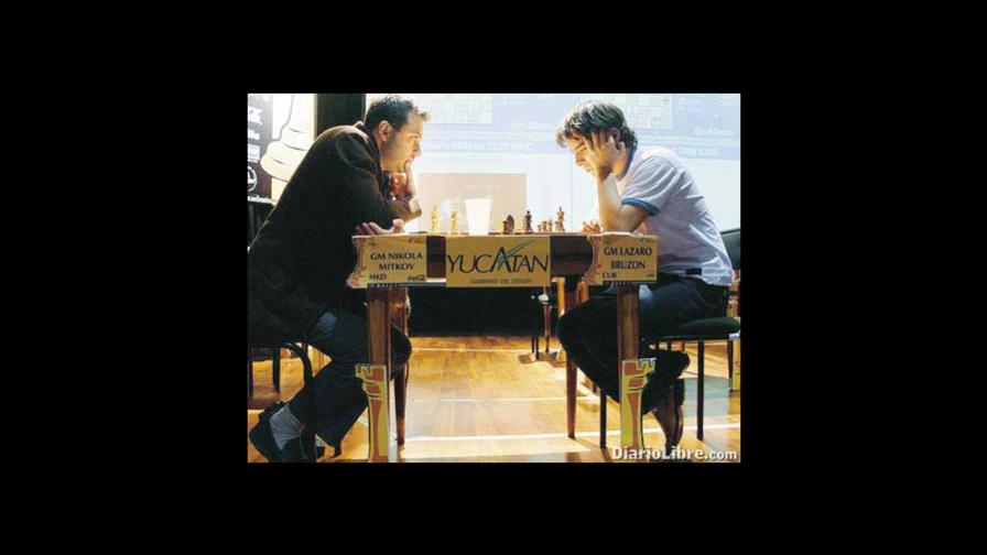 Mitkov gana torneo internacional de ajedrez