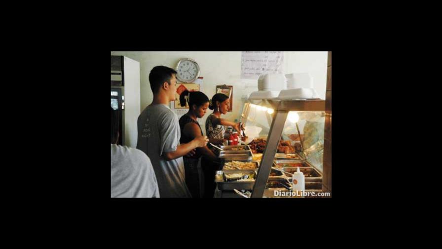 Los picapollos chinos ganan espacio en el mercado local