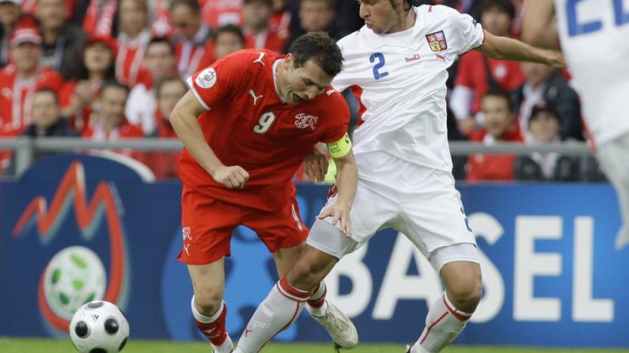 R.Checa vence 1-0 a Suiza en apertura de Eurocopa