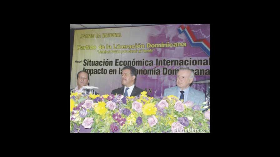 LF habla a peledeístas sobre crisis financiera