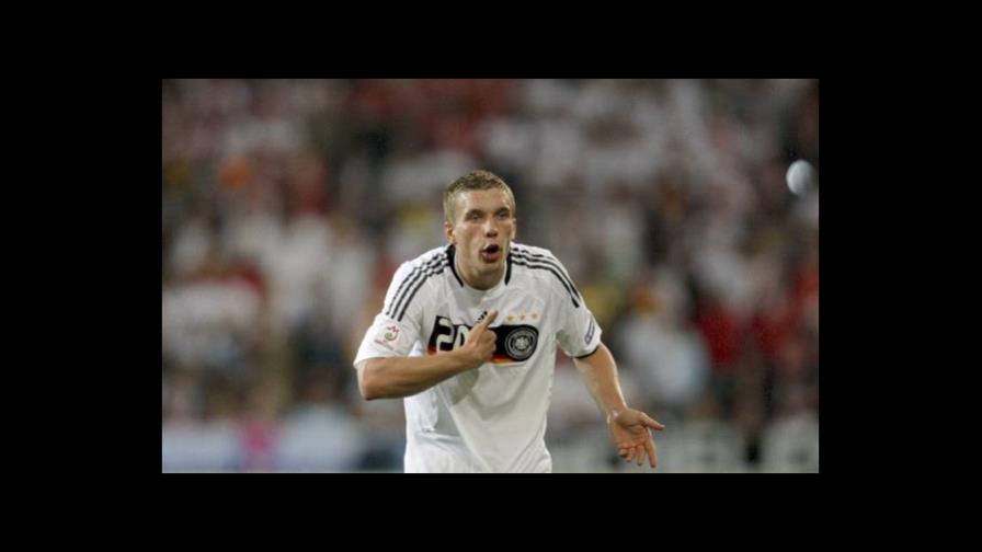 Alemania vence a Polonia con dos goles de Podolski Alemania vence a Polonia con dos goles de Podolski