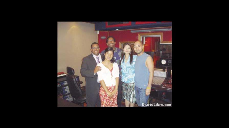 Chichí Peralta graba ahora en japonés