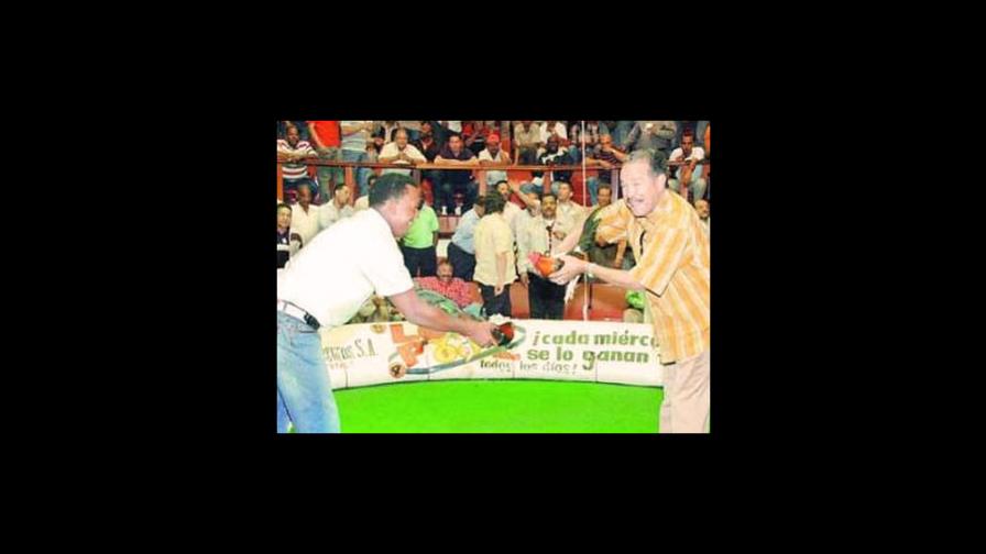 Video de Pedro y Marichal en pelea de gallos provoca críticas en EEUU Video de Pedro y Marichal en pelea de gallos provoca críticas en EEUU