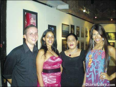 Super Chicas, moda en honor a la mujer moderna