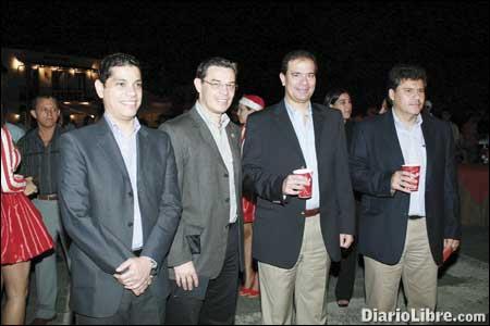 Refrescos Nacionales enciende su árbol navideño Refrescos Nacionales enciende su árbol navideño