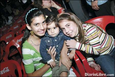 Refrescos Nacionales enciende su árbol navideño Refrescos Nacionales enciende su árbol navideño