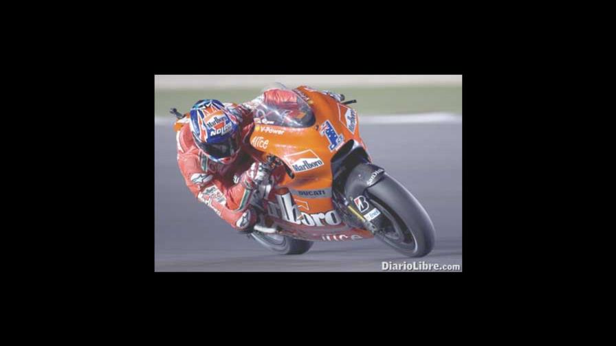 Casey Stoner se corona en Moto GP de Qatar de noche