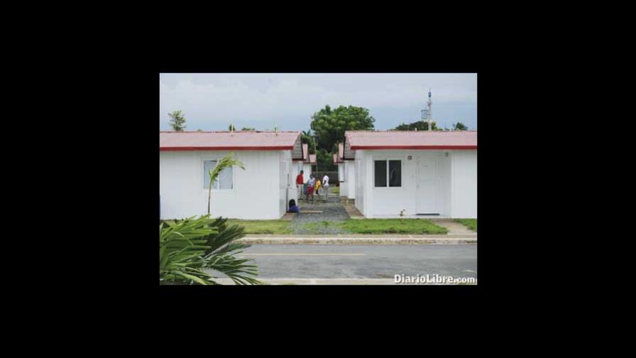 Chávez envía comisión a supervisar casas Bonao