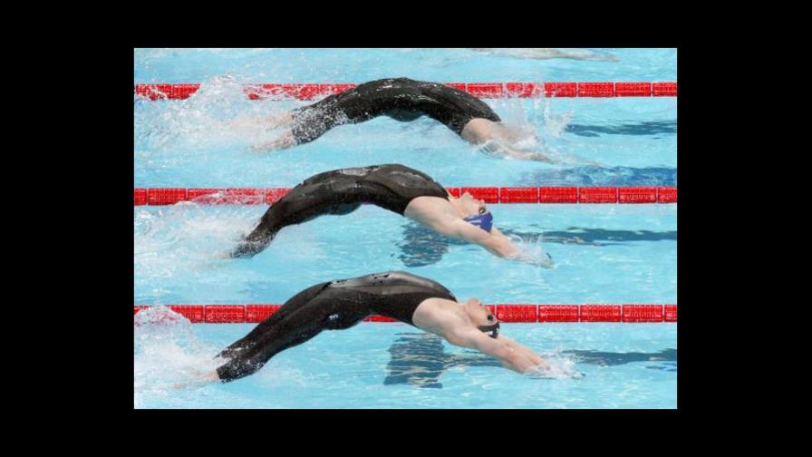 Caen tres nuevos récords mundiales de natación