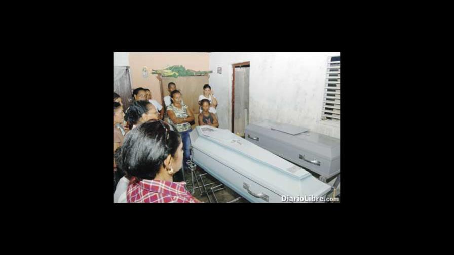 En Mao, dos niños mueren electrocutados en un canal