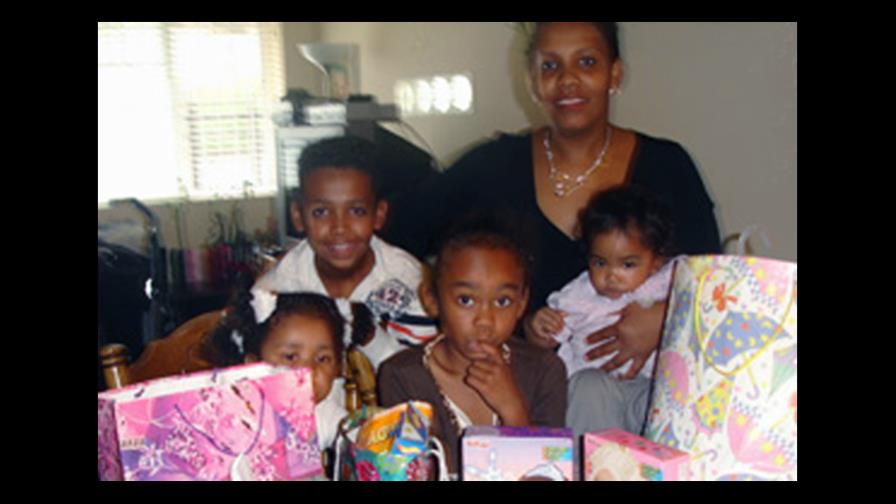 Niño que perdió padres y hermanas lucha por la vida en NY