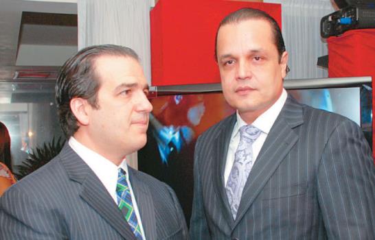 Plaza Lama lanza nueva línea de televisor Scarlet