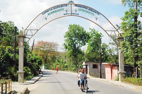 Cambita Garabitos: una comunidad en proceso de transformación Cambita Garabitos: una comunidad en proceso de transformación