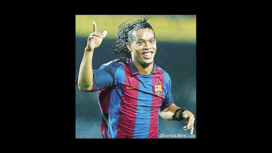 Ronaldinho, otro brasileño que cambia España por Italia Ronaldinho, otro brasileño que cambia España por Italia