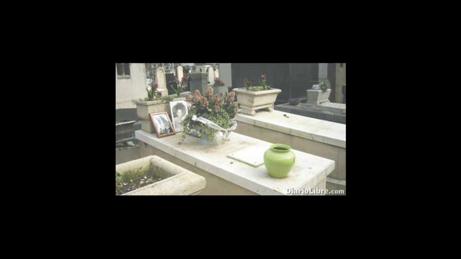 María Montez y Tina descansan juntas María Montez y Tina descansan juntas