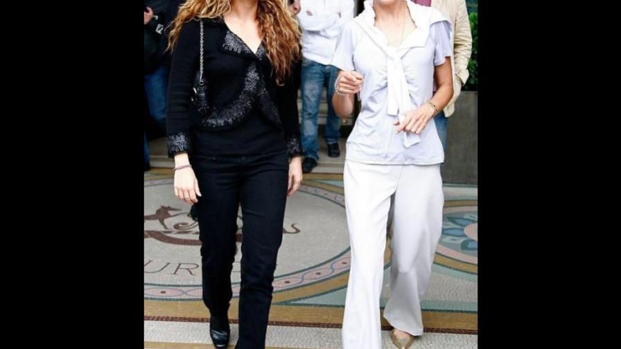 Shakira, Juanes y Bosé cantarán en París y Leticia por rehenes