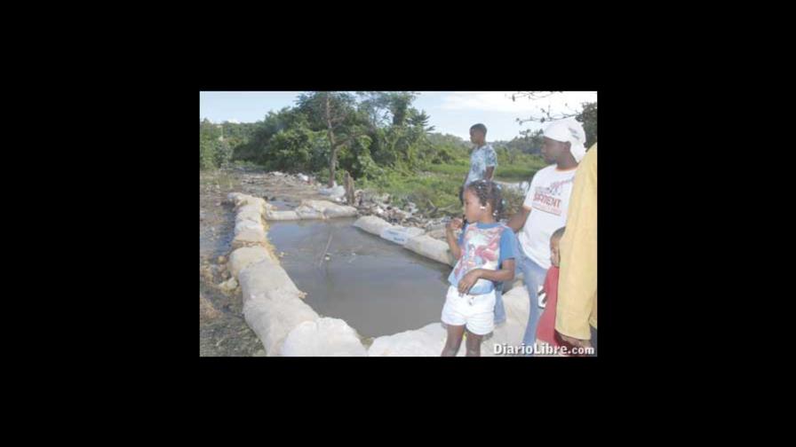 Cañada de Los Dulceros contamina en La Zurza