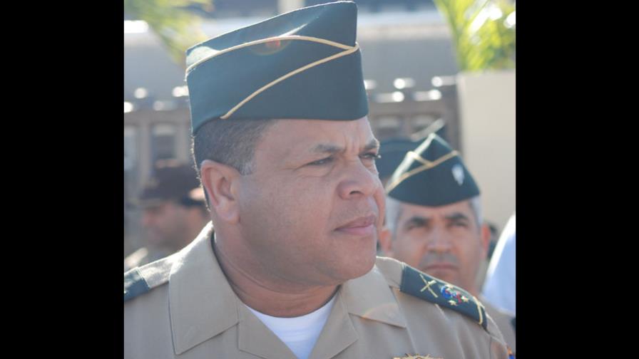 Aquino García reitera apoliticidad de las FF.AA.