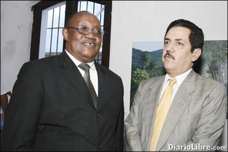 Poetas dominicanos ofrecen recital Ars Amandi