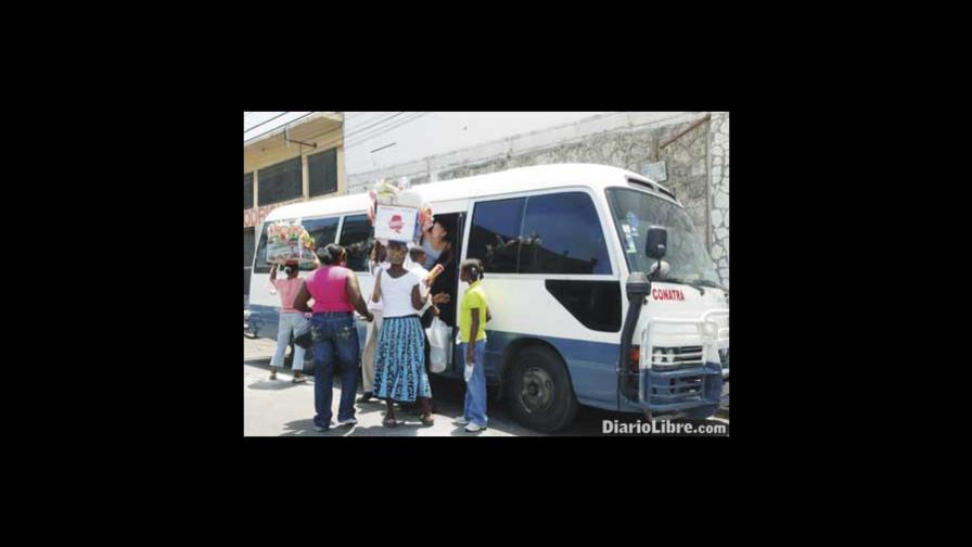 Autoridades no logran choferes dejen aumento
