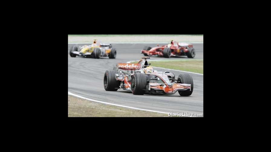 Hamilton, con maniobras de lujo, ganó el GP de Alemania