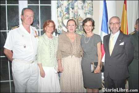 Embajada ofrece recepción