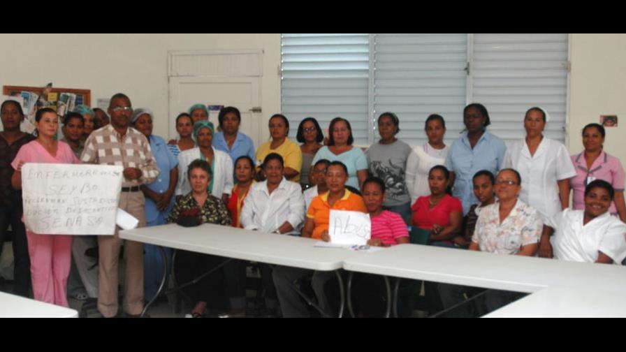 Enfermeras protestan por mal manejo en pago de incentivosde SENASA