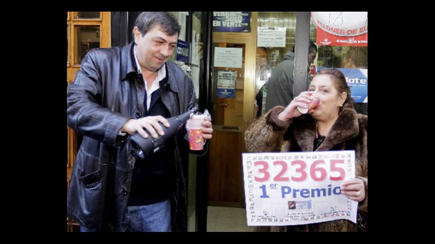 Brandon,niño de madre dominicana, cantó el gordo en loto de España