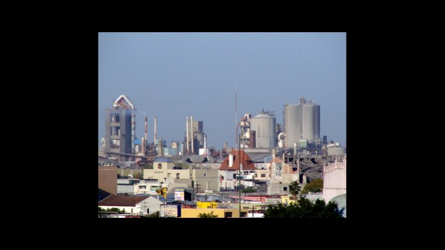 Embargan planta Cemex por daños en autopista colombiana