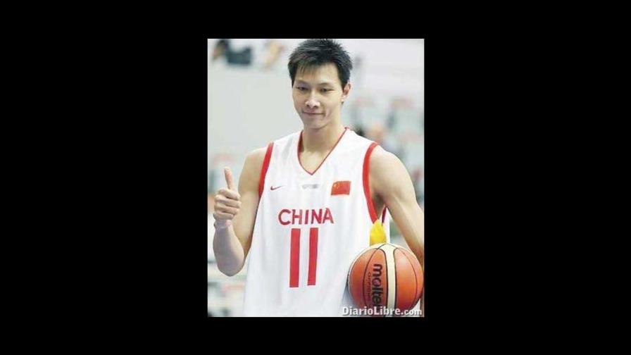 Investigan la verdadera edad del NBA Yi Jianlian