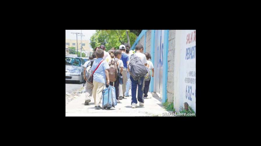 Autorizan aumentar hasta 12% tarifa de los colegios