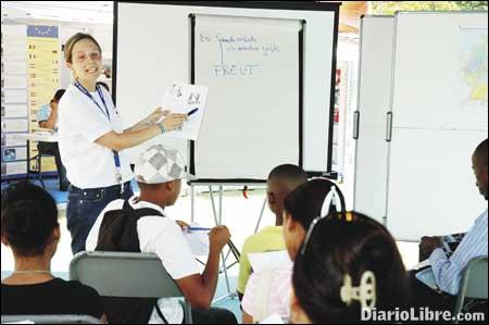 Un camino azul de mar aguarda por los lectores más pequeños
