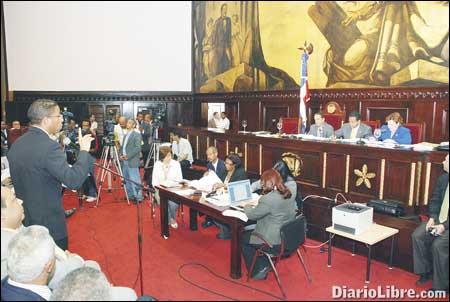 Reciben propuestas de reforma constitucional Reciben propuestas de reforma constitucional