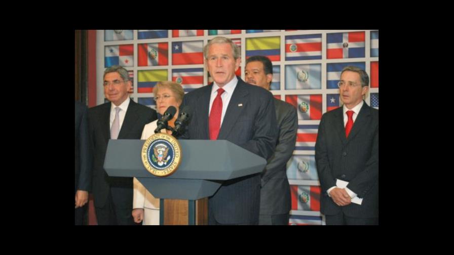 Bush y latinoamericanos piden aprobar TLC con Colombia y Panamá