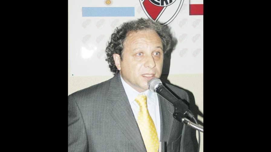 El River valora apertura de academia