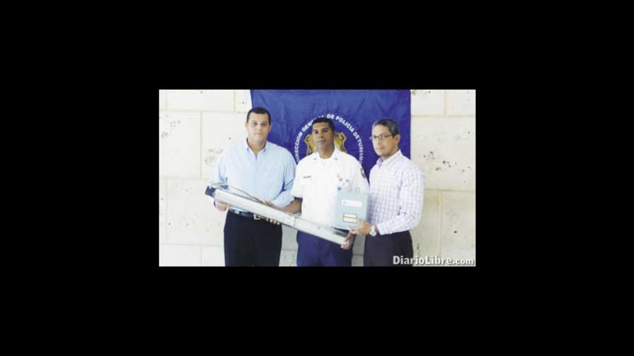 Ferretería Americana hace donativo