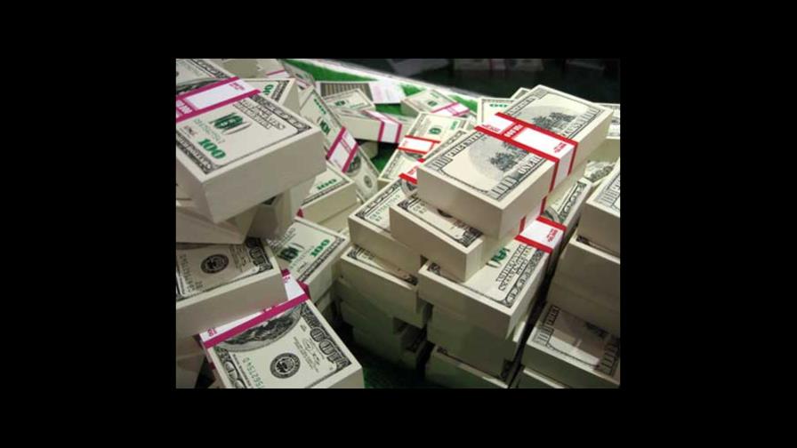 El dólar se hunde frente a euro, real y peso colombiano El dólar se hunde frente a euro, real y peso colombiano