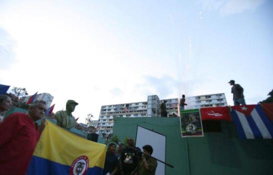 Culmina homenaje a Tirofijo con inauguración de plaza en Caracas