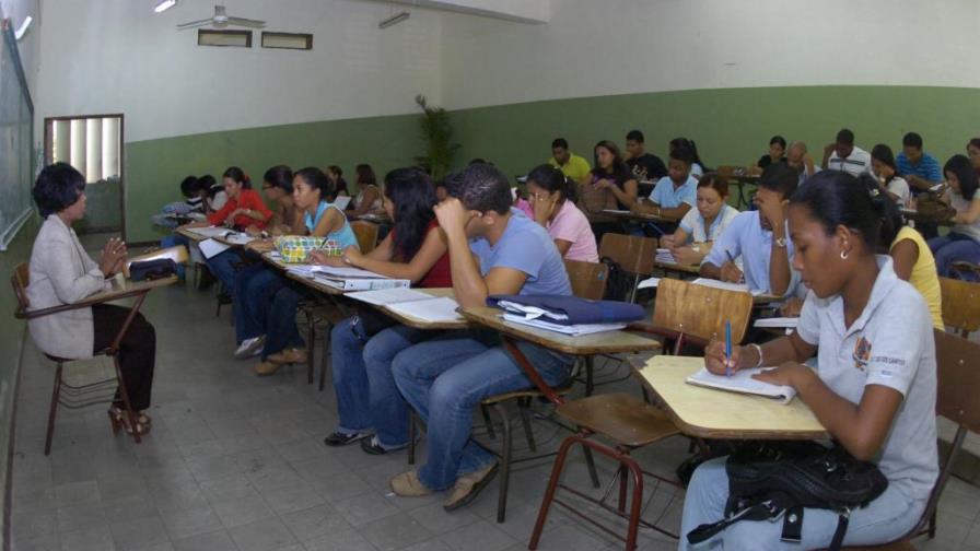 UASD intenta garantizar regulación de inscripción por Internet