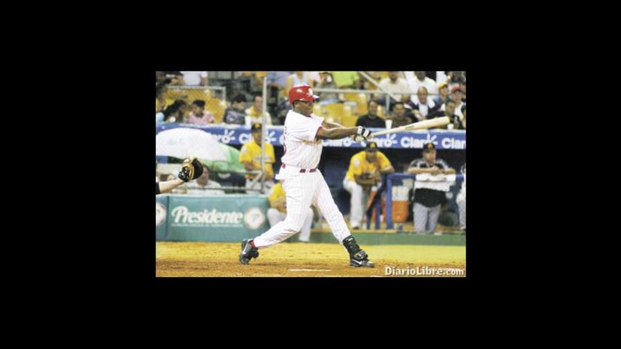 Las Aguilas, con jonrón de Kelly Ramos, dejan al León tendido