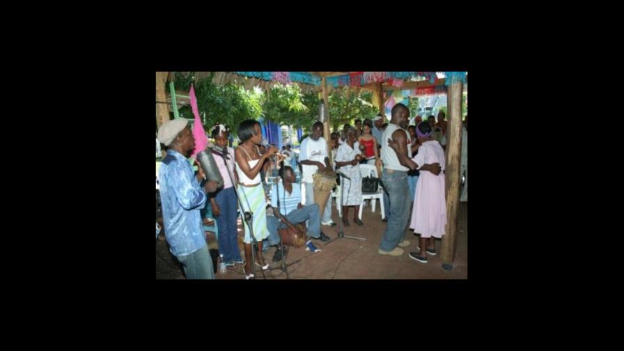 Dominicanos celebran festival de atabales de herencia afrocaribeña